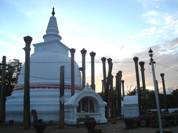 Le canon pali 08